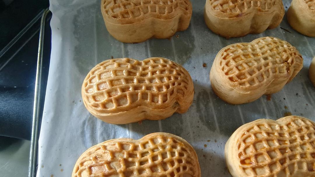 广式月饼—蛋黄莲蓉月饼