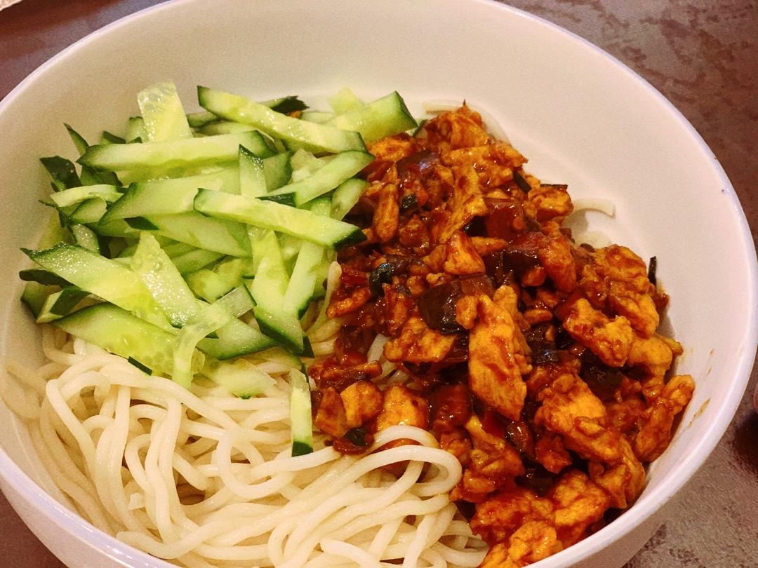 炸酱面（香菇鸡蛋酱）