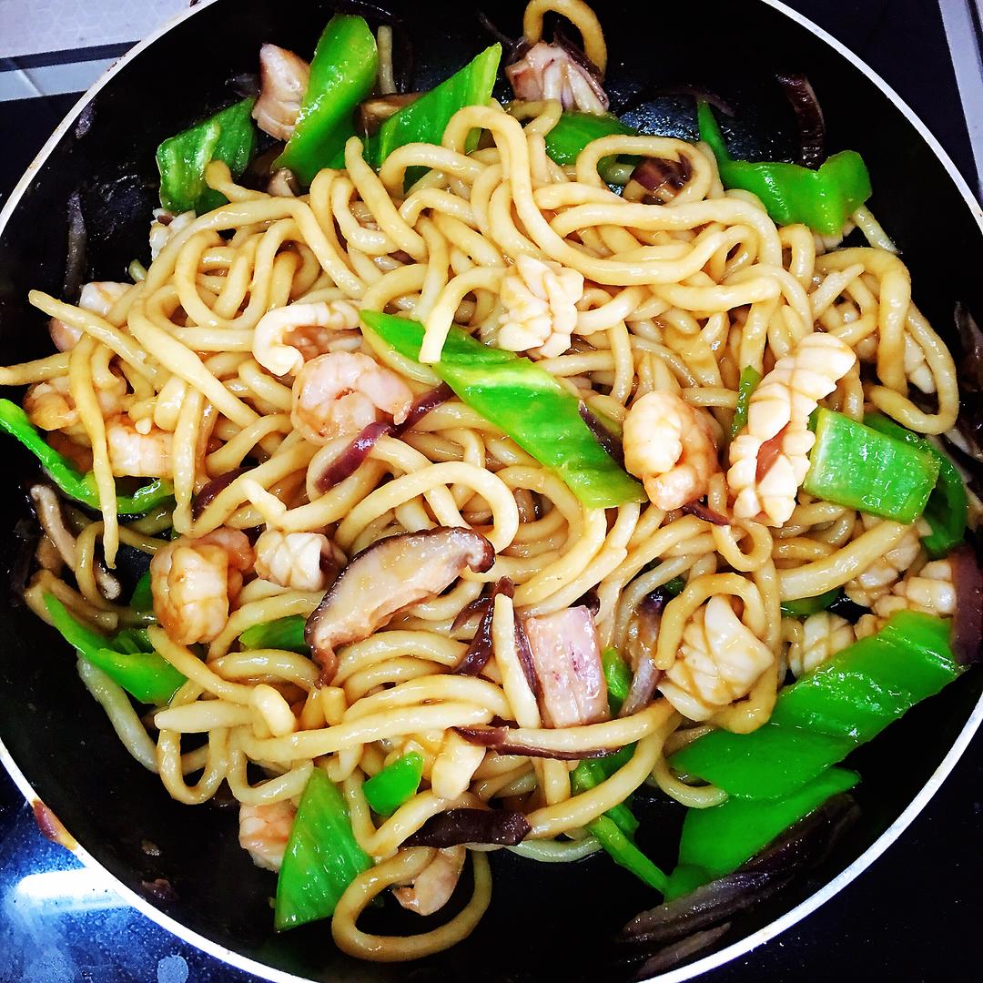 海鲜炒乌冬面