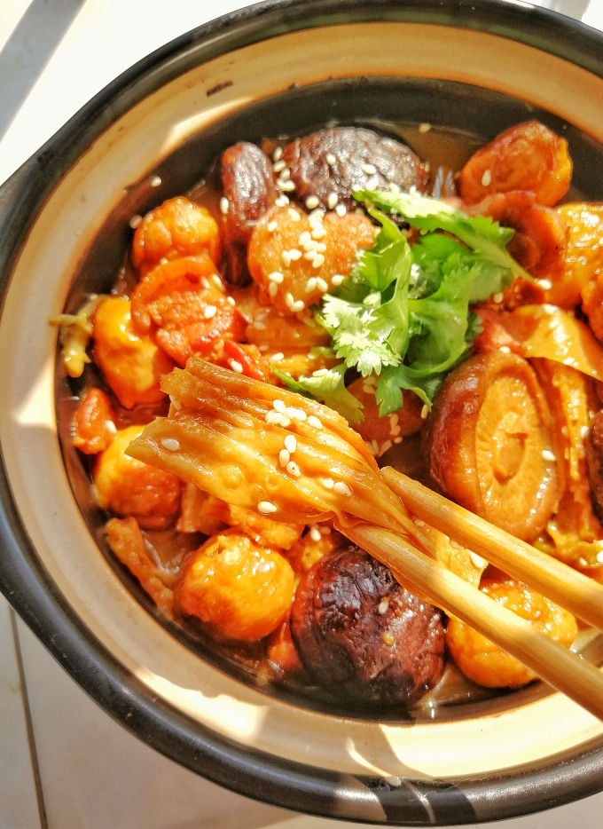 腐竹腩肉冬菇煲（下饭神器）