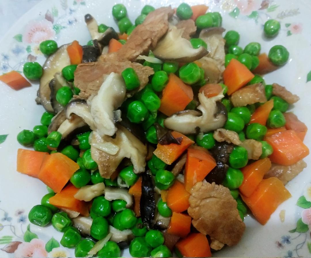 微微一笑0606做的香菇牛肉粒炒豌豆很受欢迎