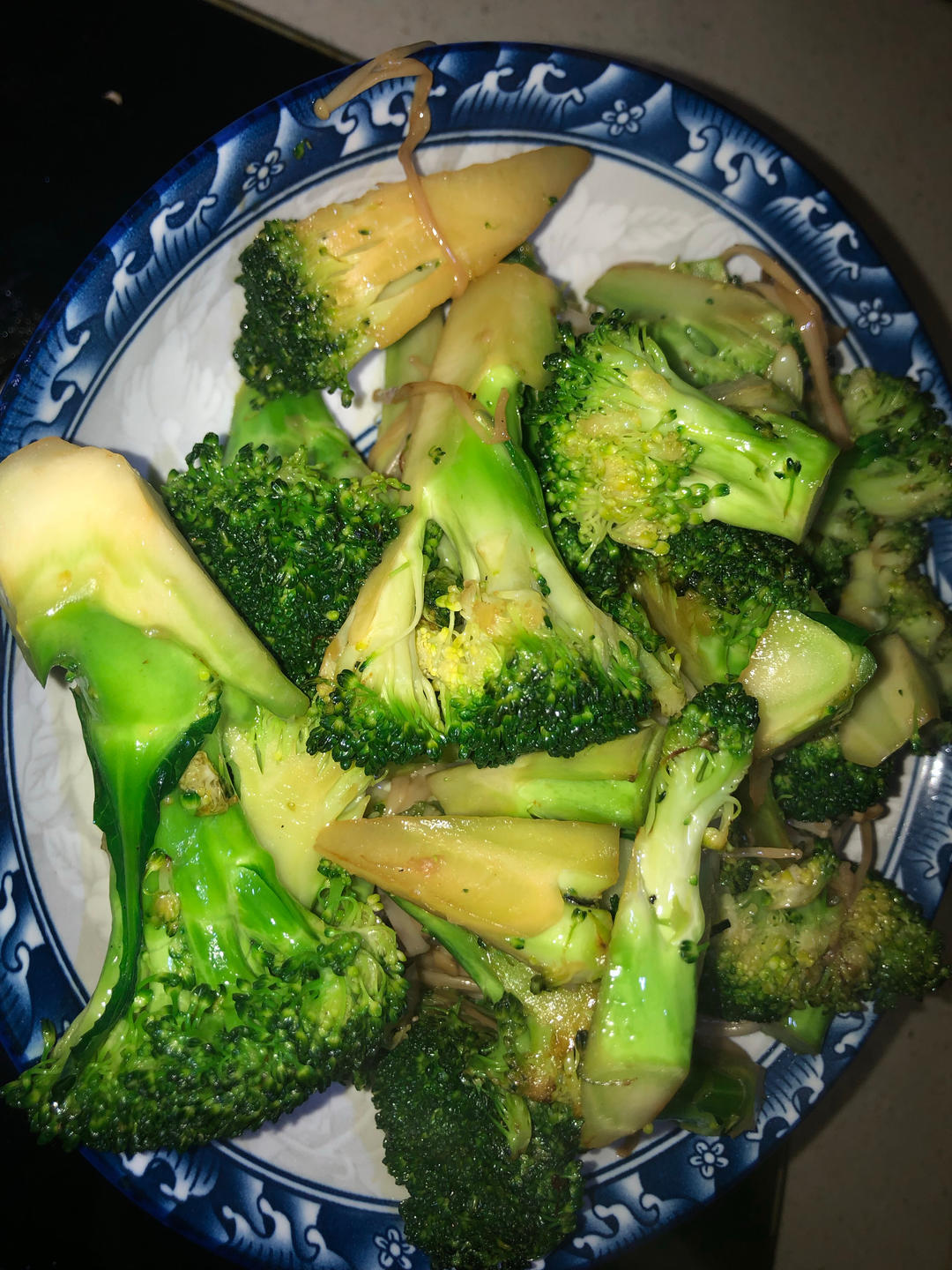 西兰花炒金针菇