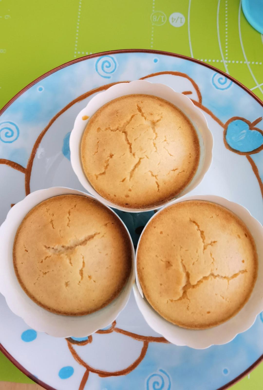 不用打发蛋清，搅一搅就能做的蔓越莓马芬蛋糕！