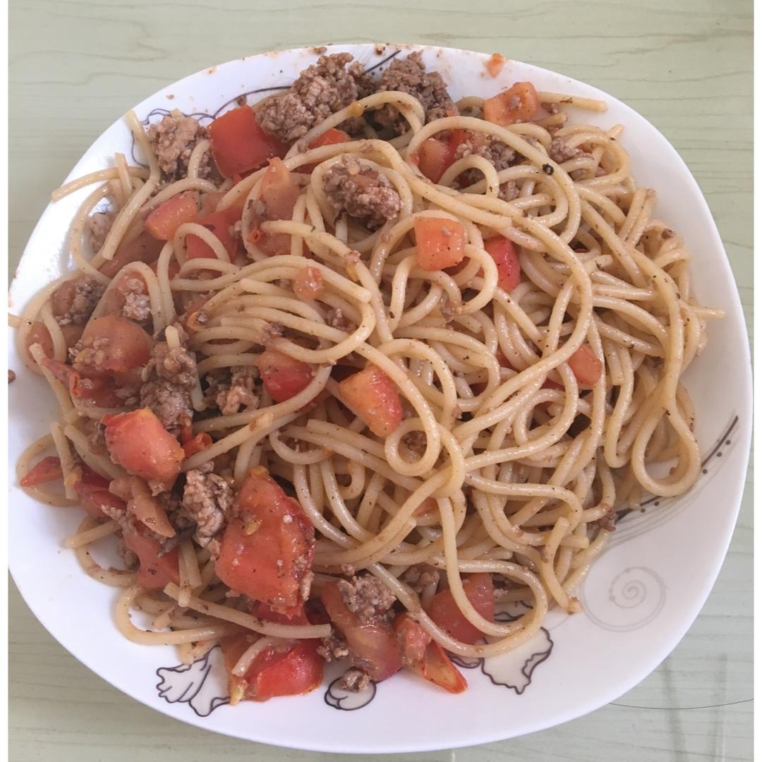 番茄肉酱意大利面
