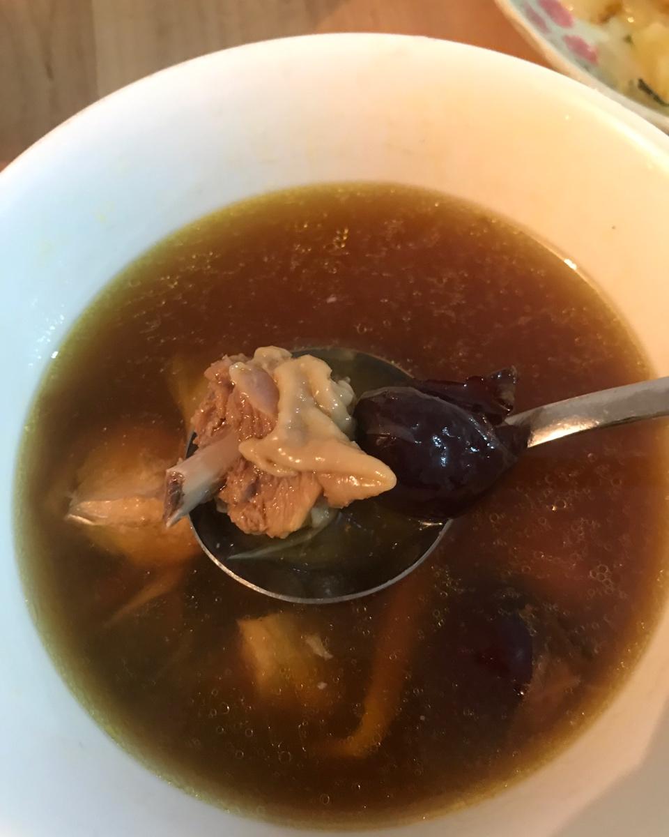 黄芪党参当归炖鸡汤