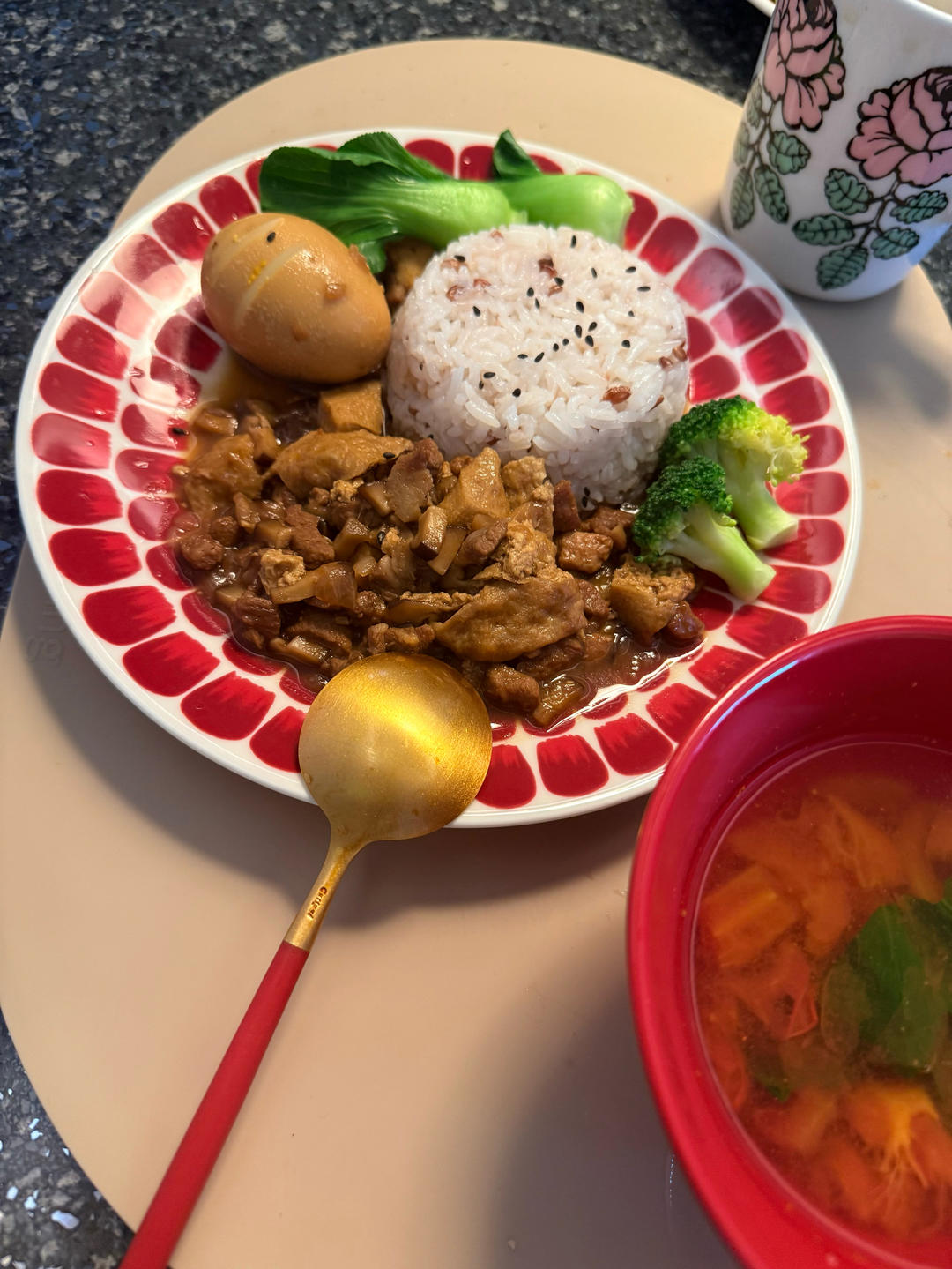 好吃到停不下来的卤肉饭