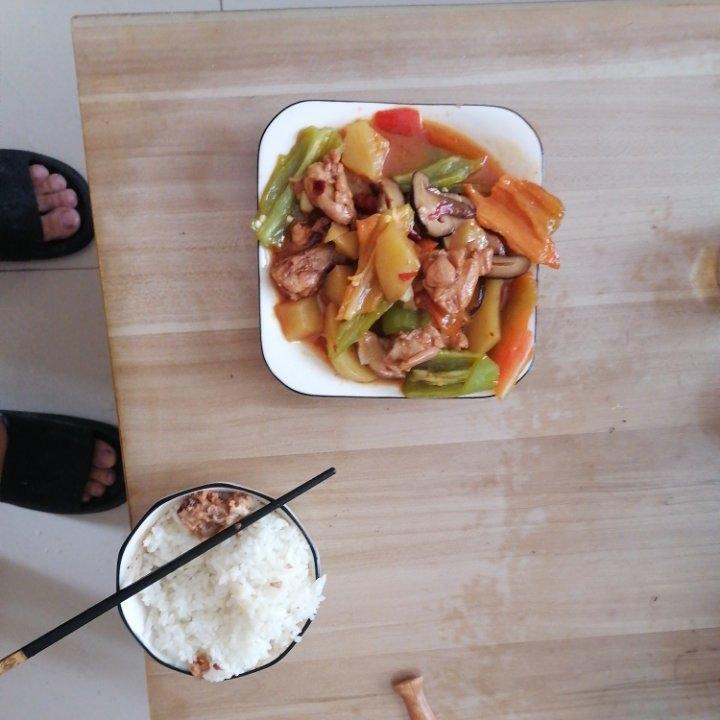 好吃到连汤汁都不剩的黄焖鸡做法，米饭杀手