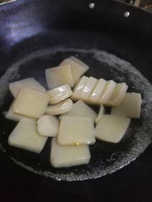 超下饭酸辣魔芋豆腐的做法 步骤2