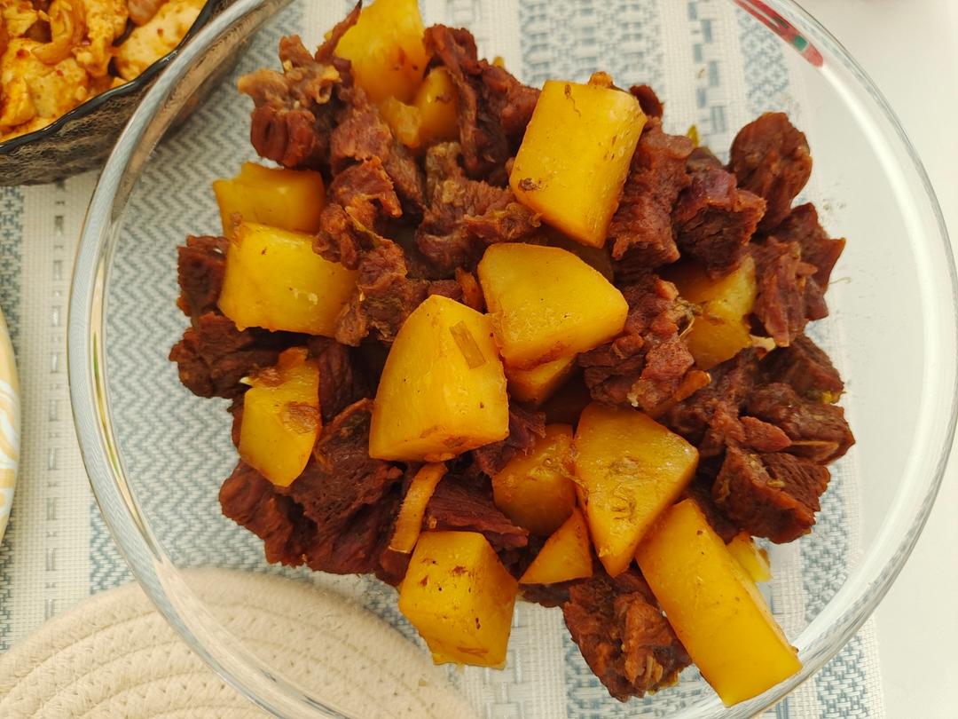 土豆炖牛肉-家常好吃快手！