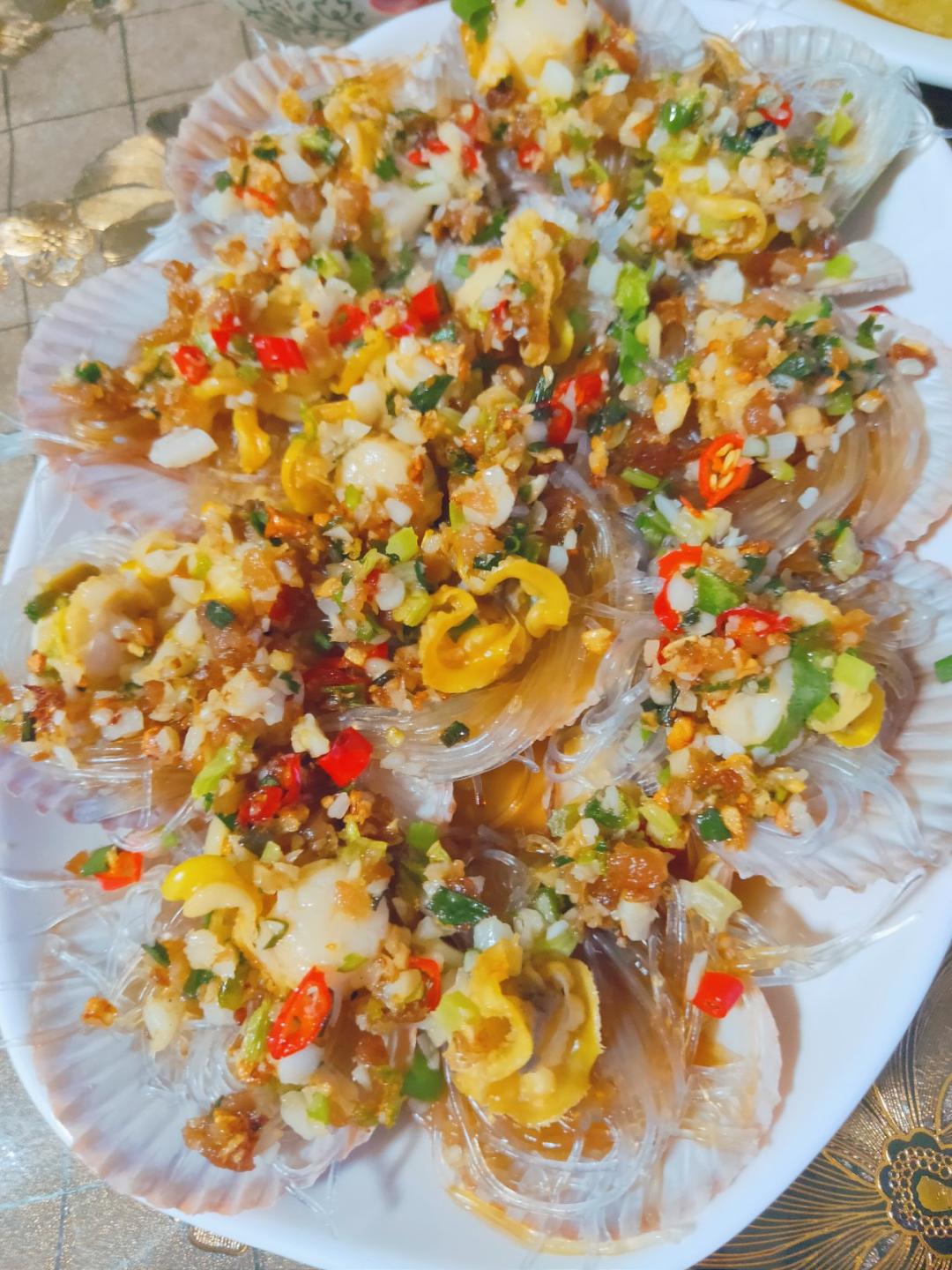 蒜蓉粉丝蒸扇贝（清晰图片步骤讲解）