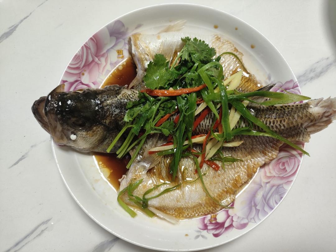 10分钟做 清蒸鲈鱼 （附切鱼图解）