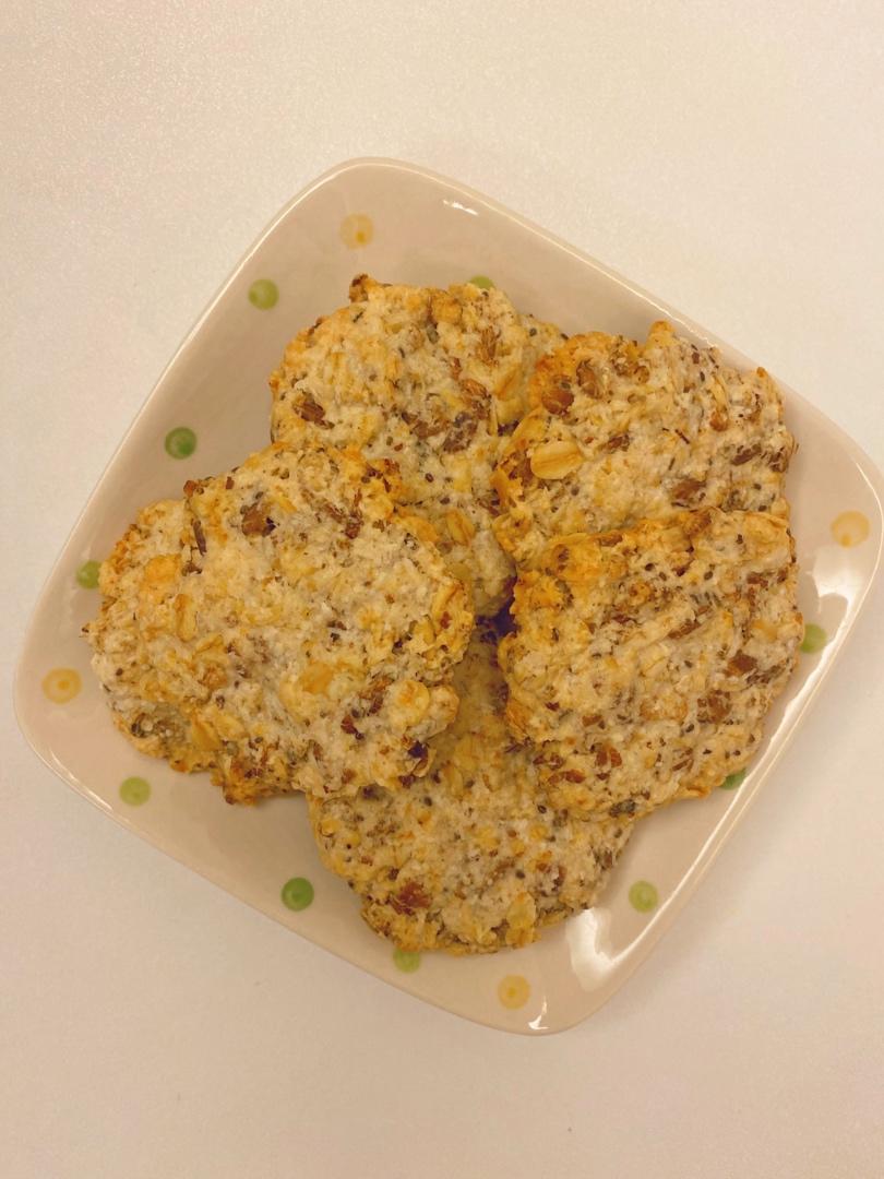 素食:有机燕麦芝麻大饼干