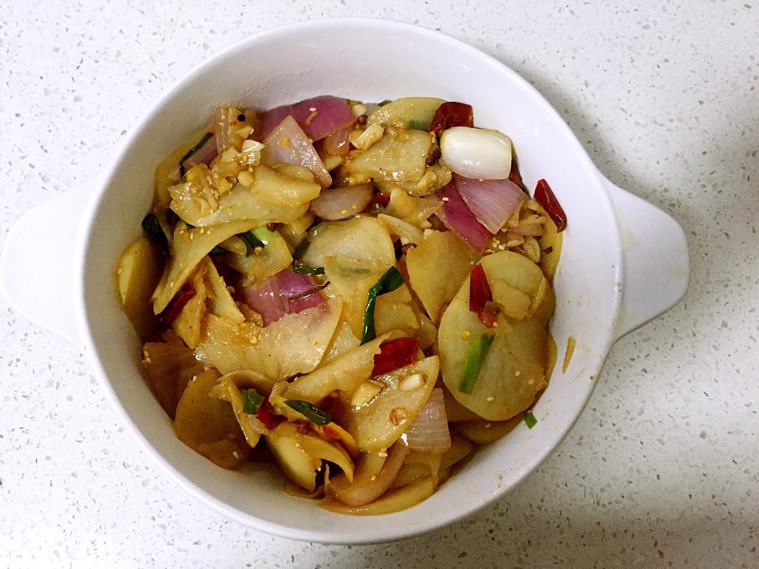 边吃边流泪的「孜然土豆片」
