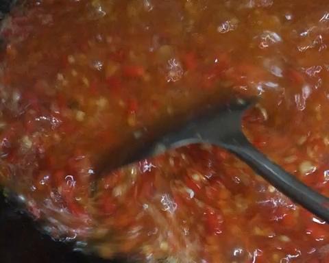 炒菜凉拌都可用的蒜蓉辣椒酱的做法
