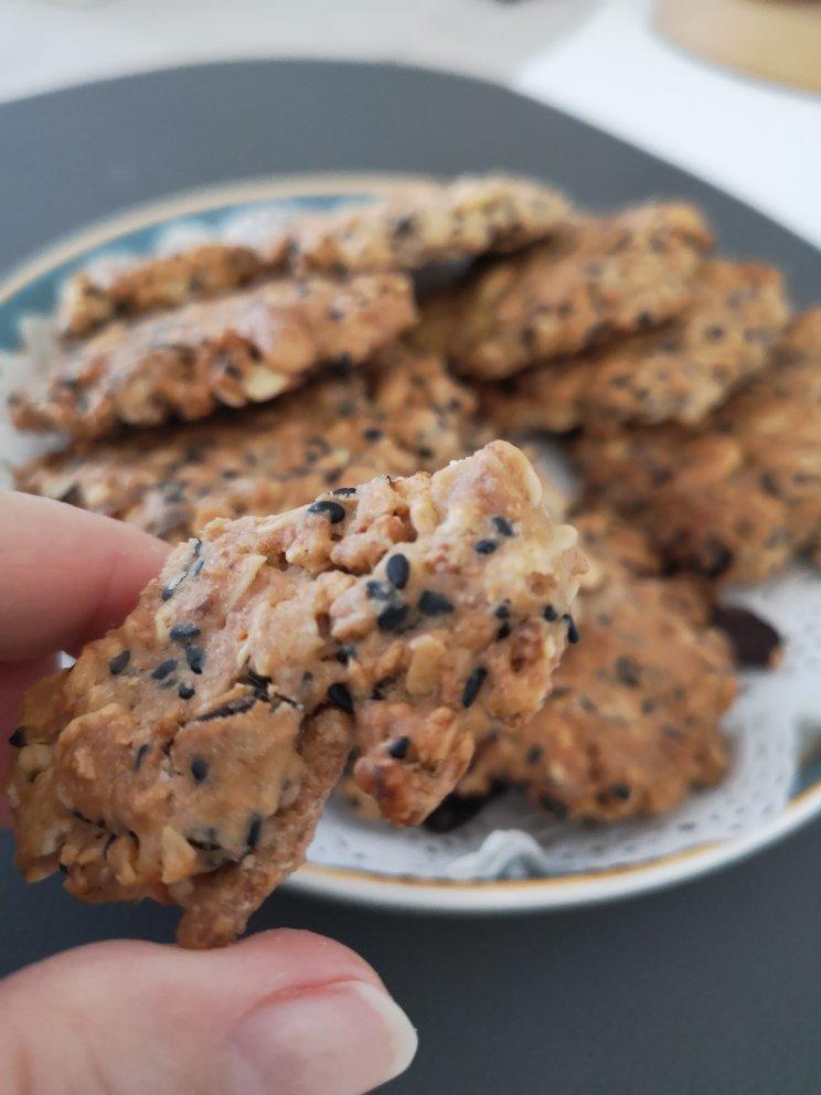 素食:有机燕麦芝麻大饼干