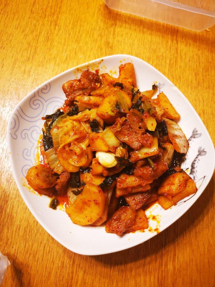 秘制泡菜炒五花肉