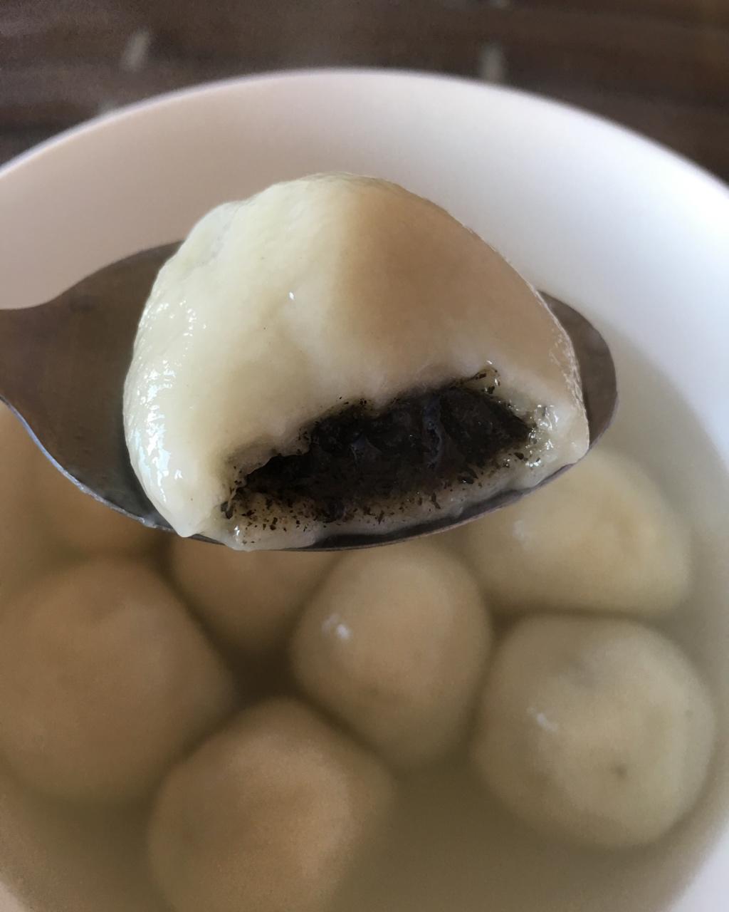 静静胖做的黑芝麻汤圆