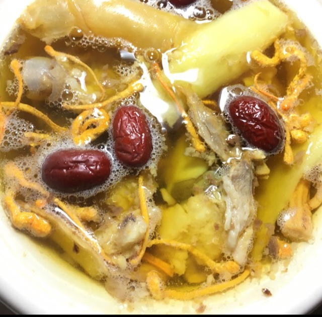 先喂饱我吧做的鲜美人参鸡汤