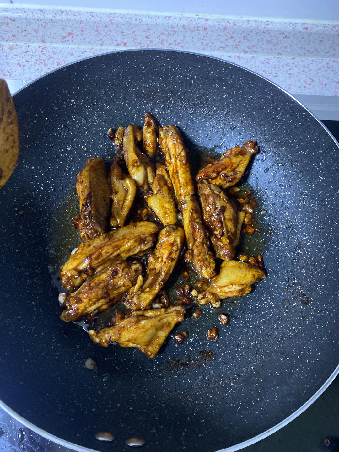 蒜香鸡翅，这才是鸡翅最好吃的做法