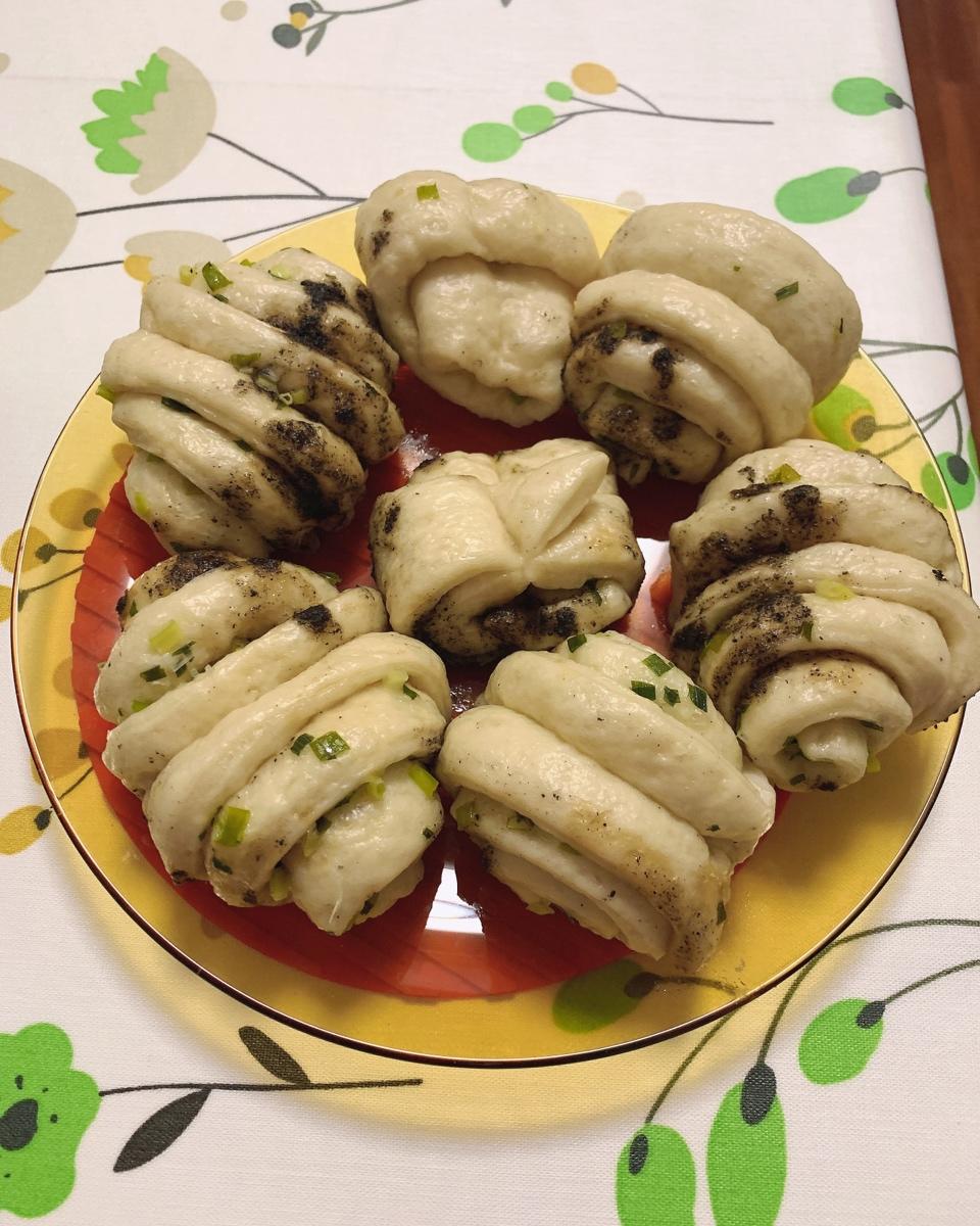 传统的葱油花卷