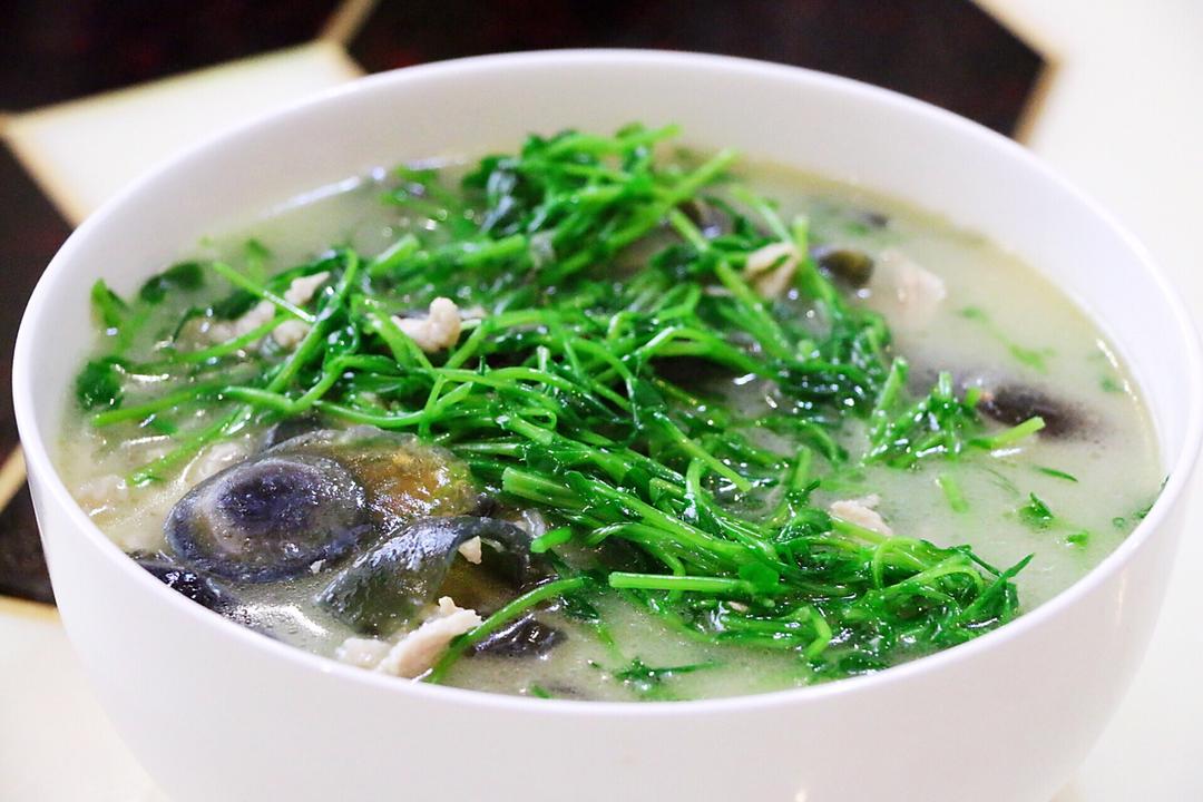 煮饭婆梅子做的上汤豆苗