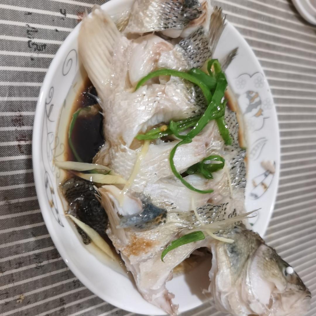 清蒸鲈鱼