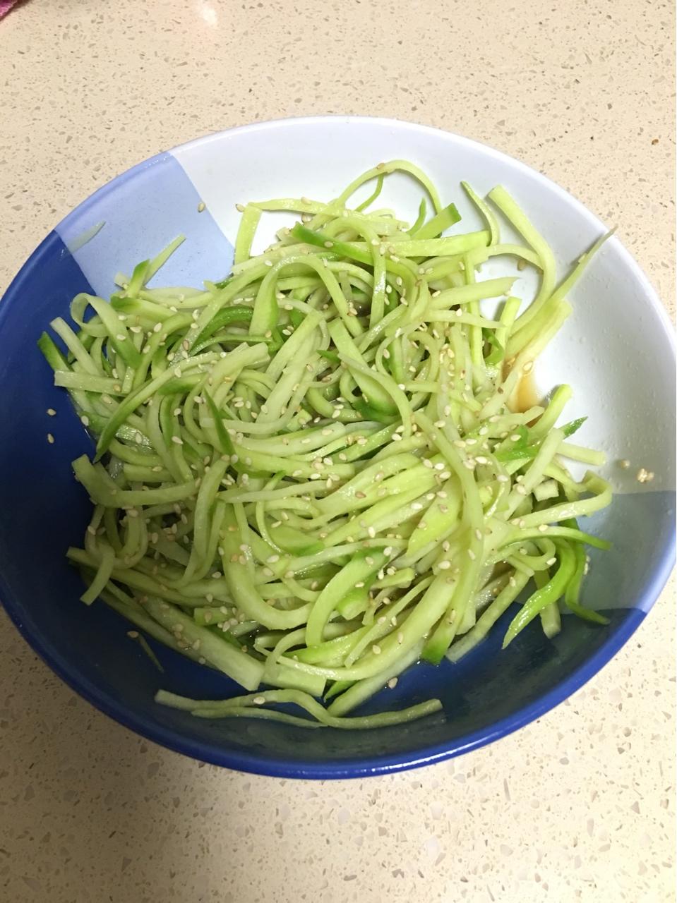 凉拌青萝卜丝