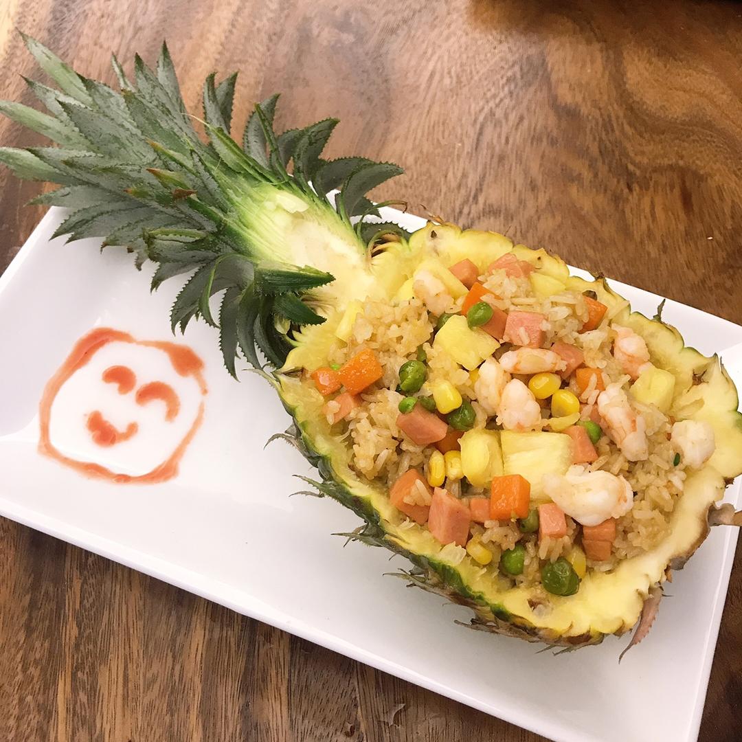 虾仁菠萝炒饭