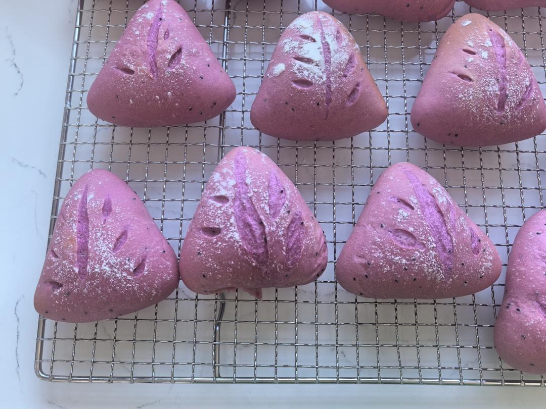 火龙果软欧包，粉嘟嘟～