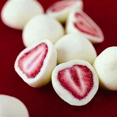 酸奶草莓的做法