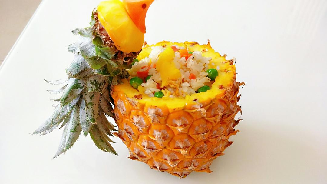 鸟语花香菠萝炒饭