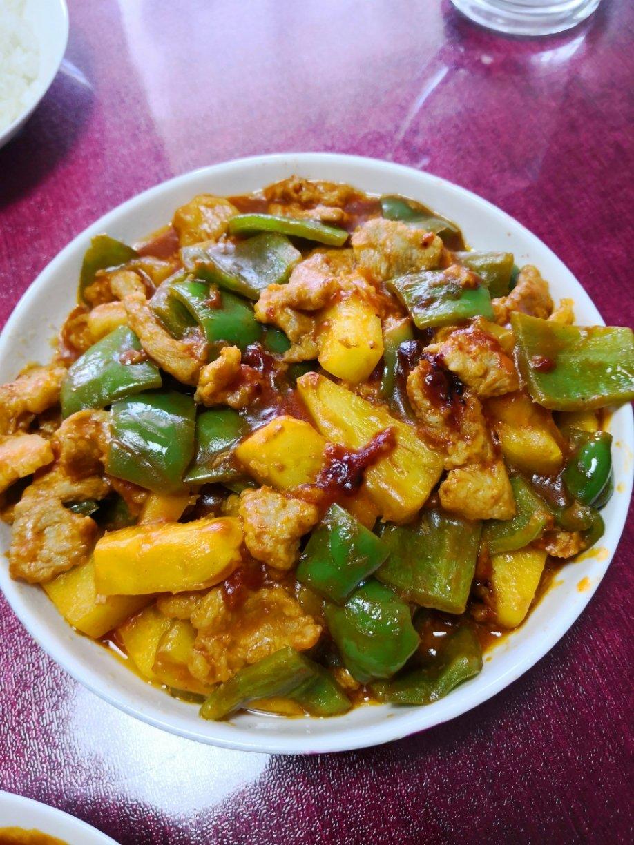 菠萝咕咾肉，咬一口不老的灵魂