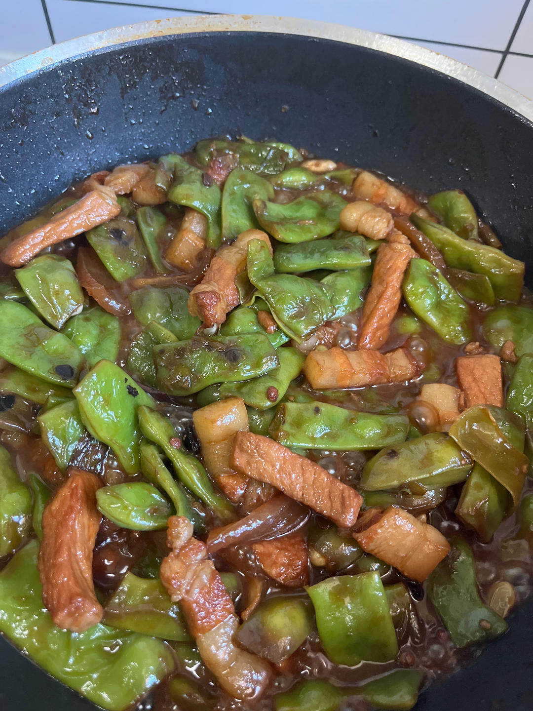 绝对正宗的东北土豆豆角炖五花肉