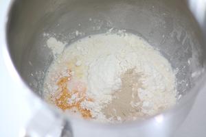 豆沙造型小面包的做法 步骤1