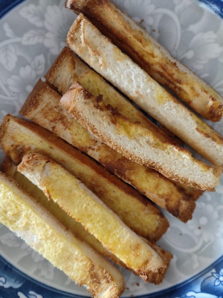 烤面包边