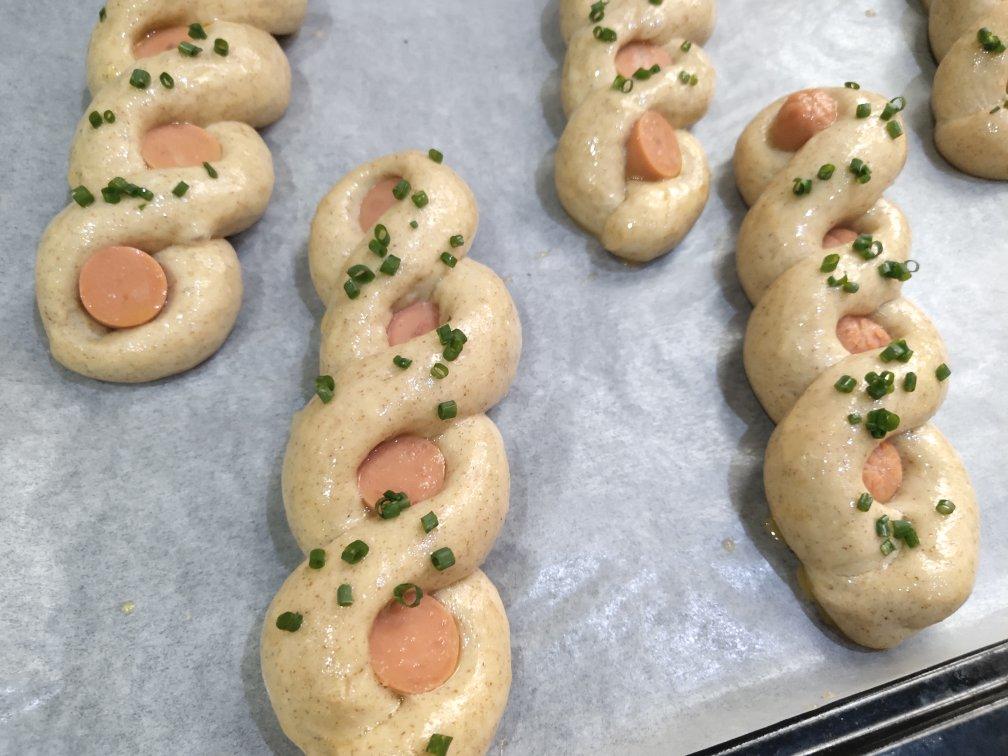 超级好吃的香肠面包