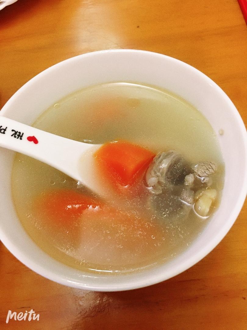 莲子瘦肉汤