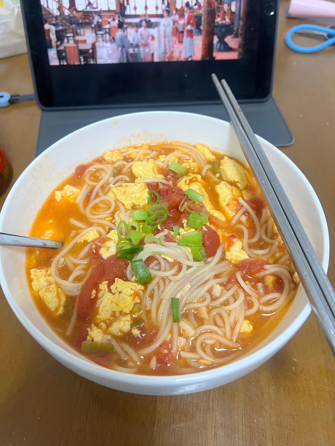 恨不得抱着锅舔的番茄鸡蛋面