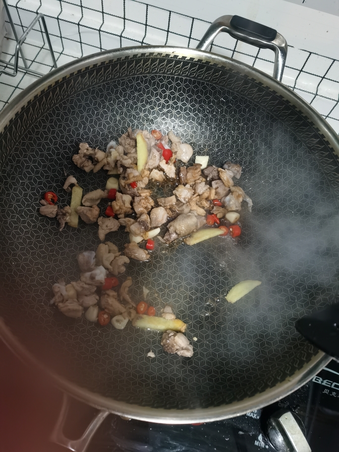 小铭～～鸡肉土豆榛蘑的做法 步骤5