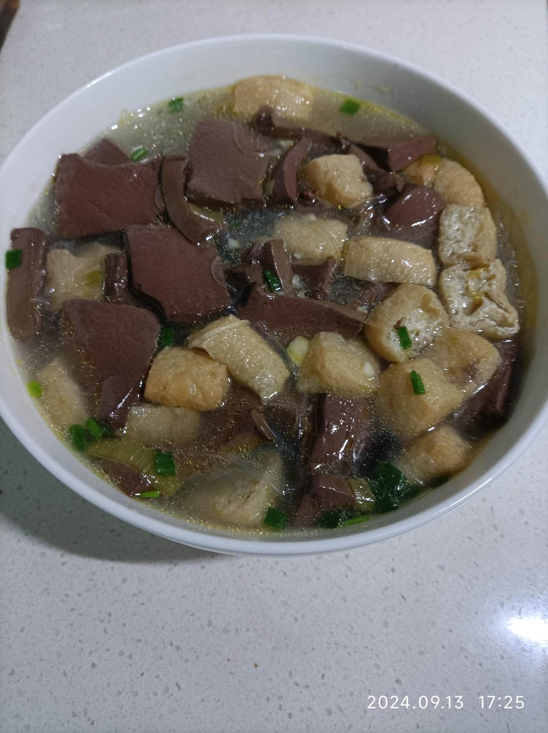 补铁鸭血粉丝汤
