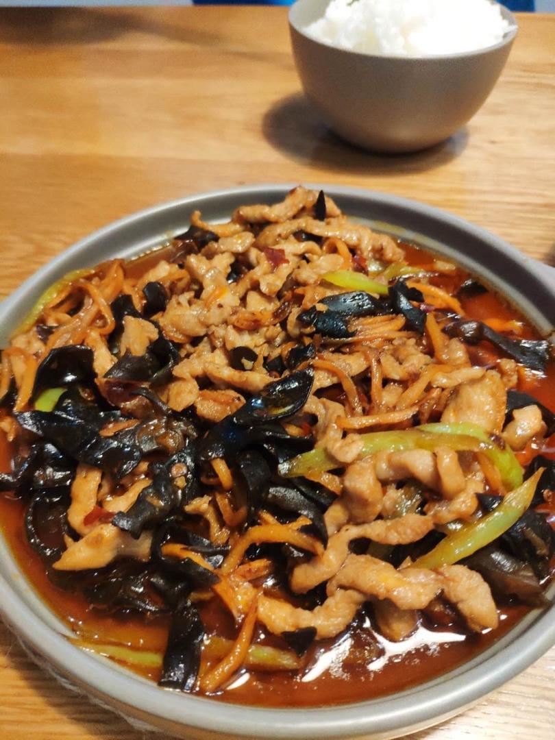 超好吃的鱼香肉丝（做法相当简单，一看就会）