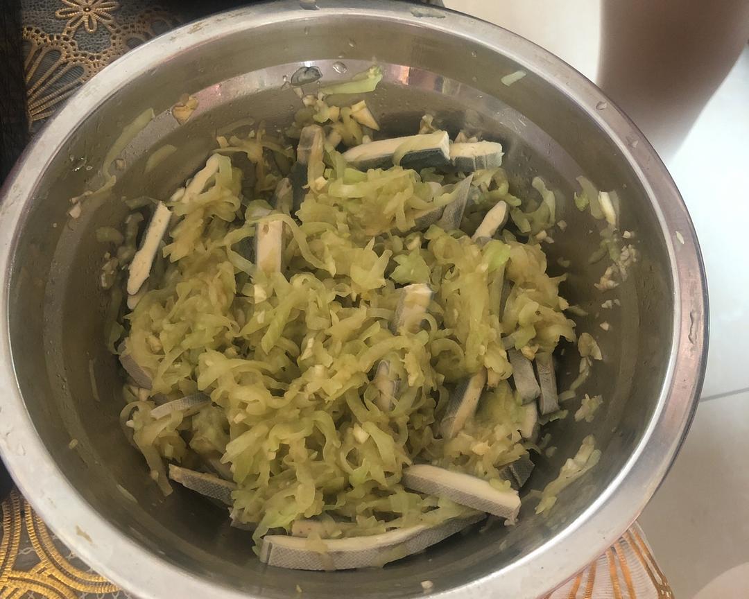 凉拌莴笋臭干的做法