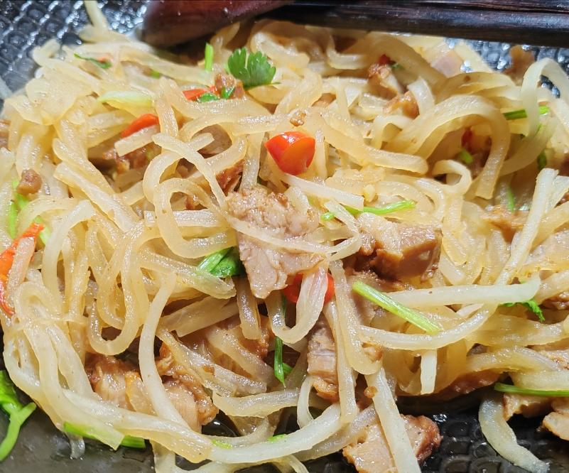 白萝卜丝炒牛肉