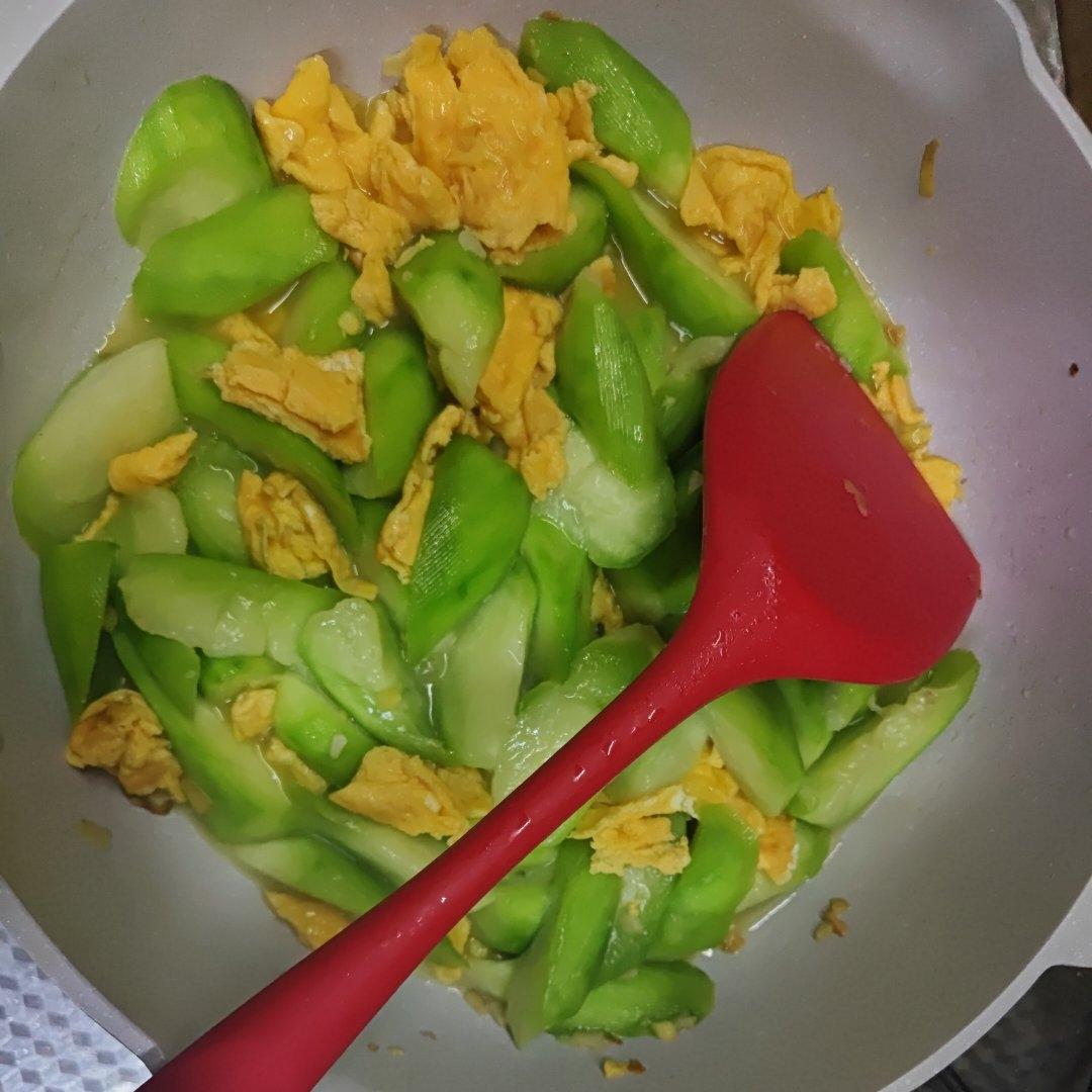 鲜香美味！好吃到舔盘的丝瓜炒鸡蛋