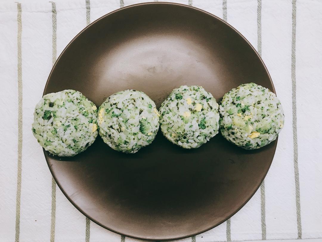 西兰花芝麻饭团【春游踏青】