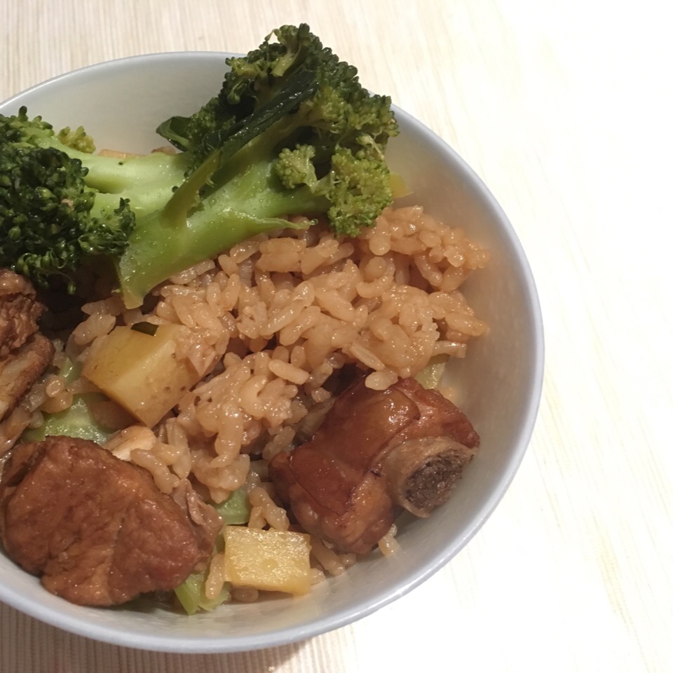 喷香排骨焖饭（爆好吃）