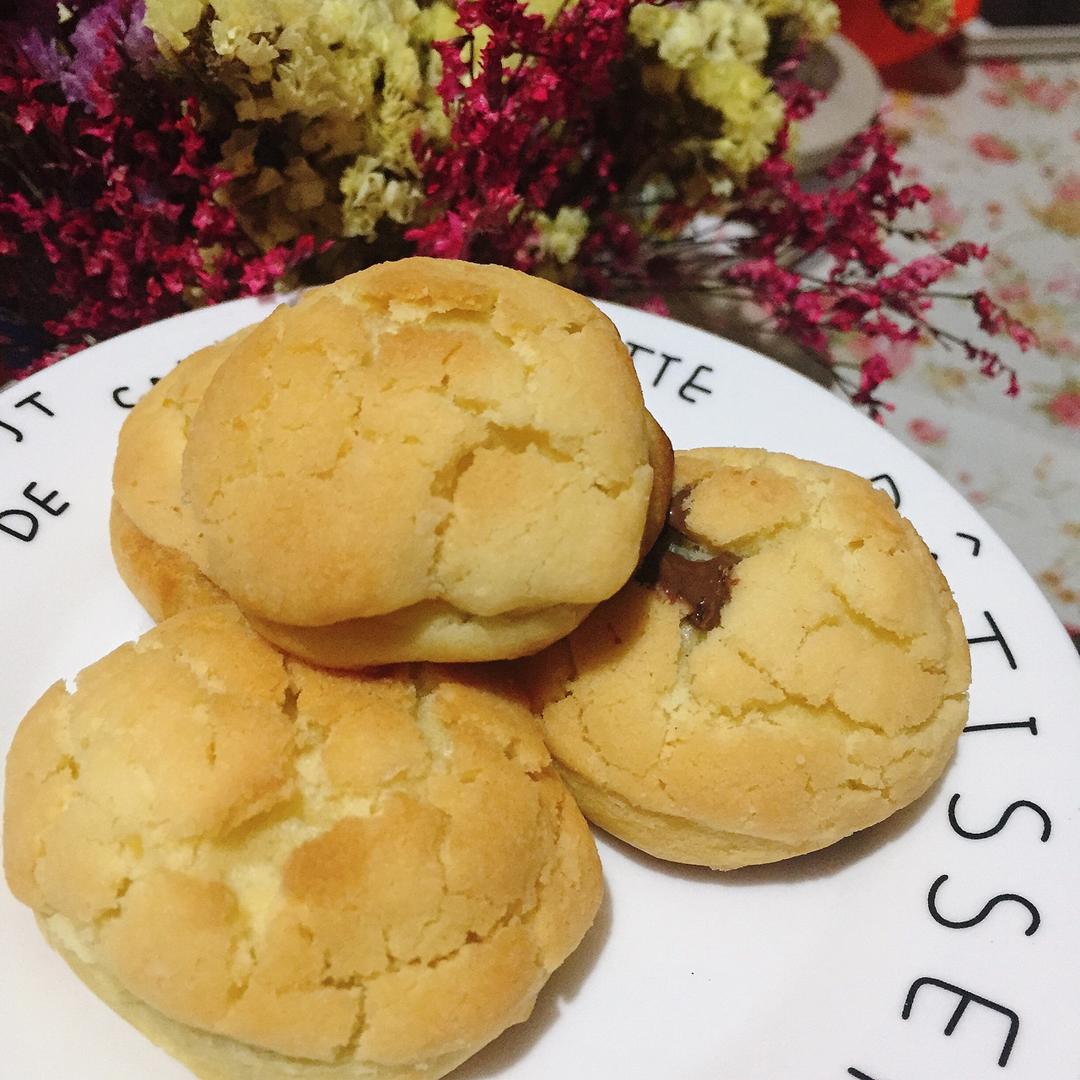 酥皮奶油泡芙--#皮黑森林#