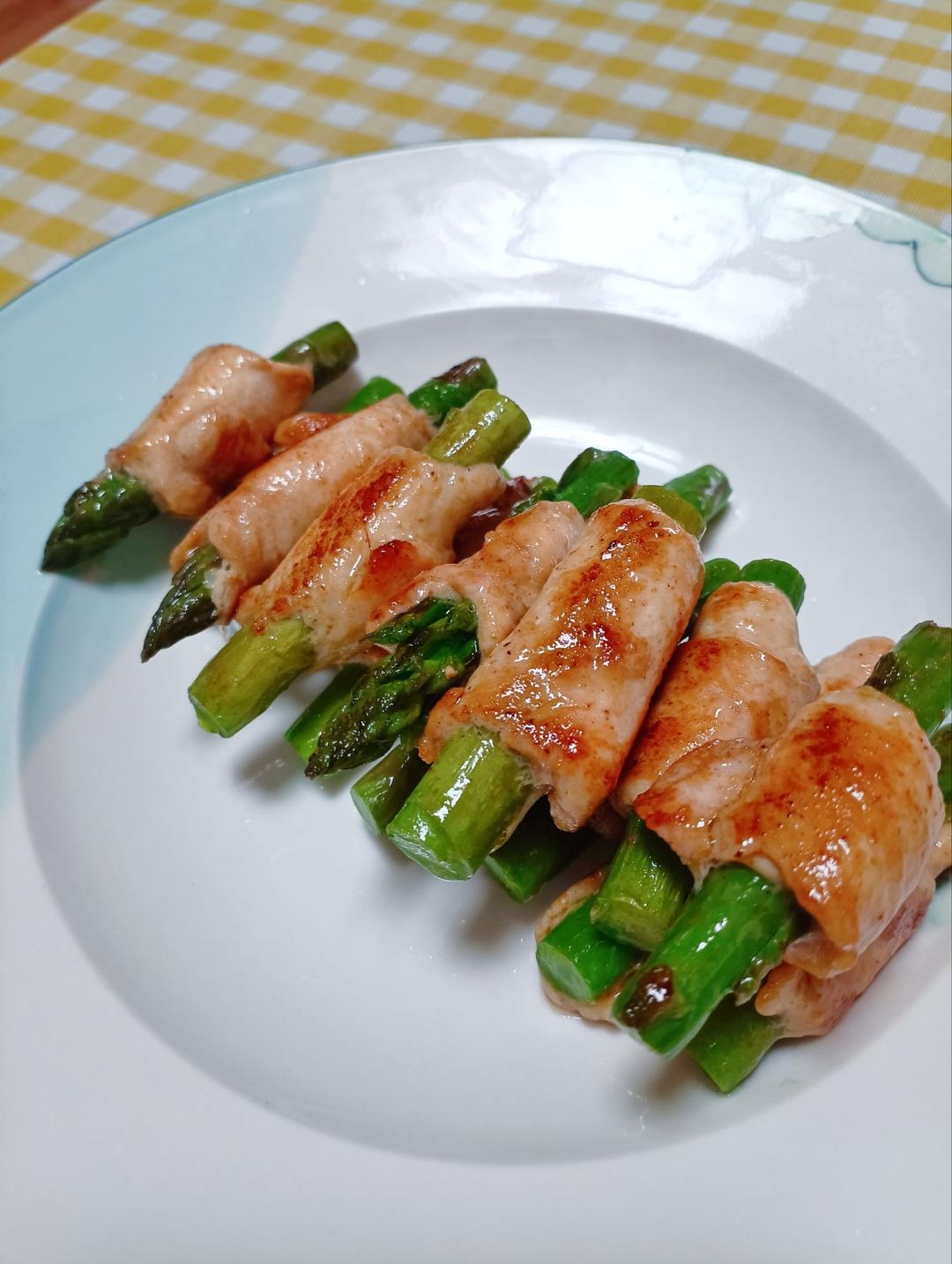 芦笋鸡肉卷