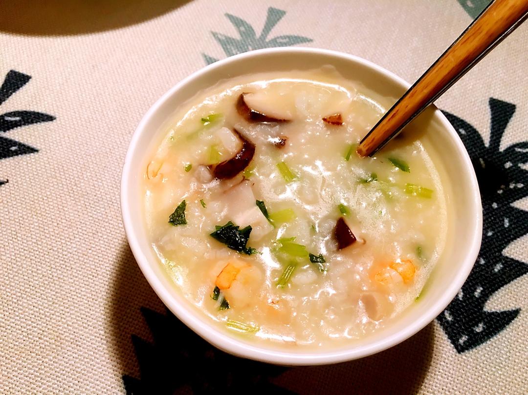 鲜虾砂锅粥