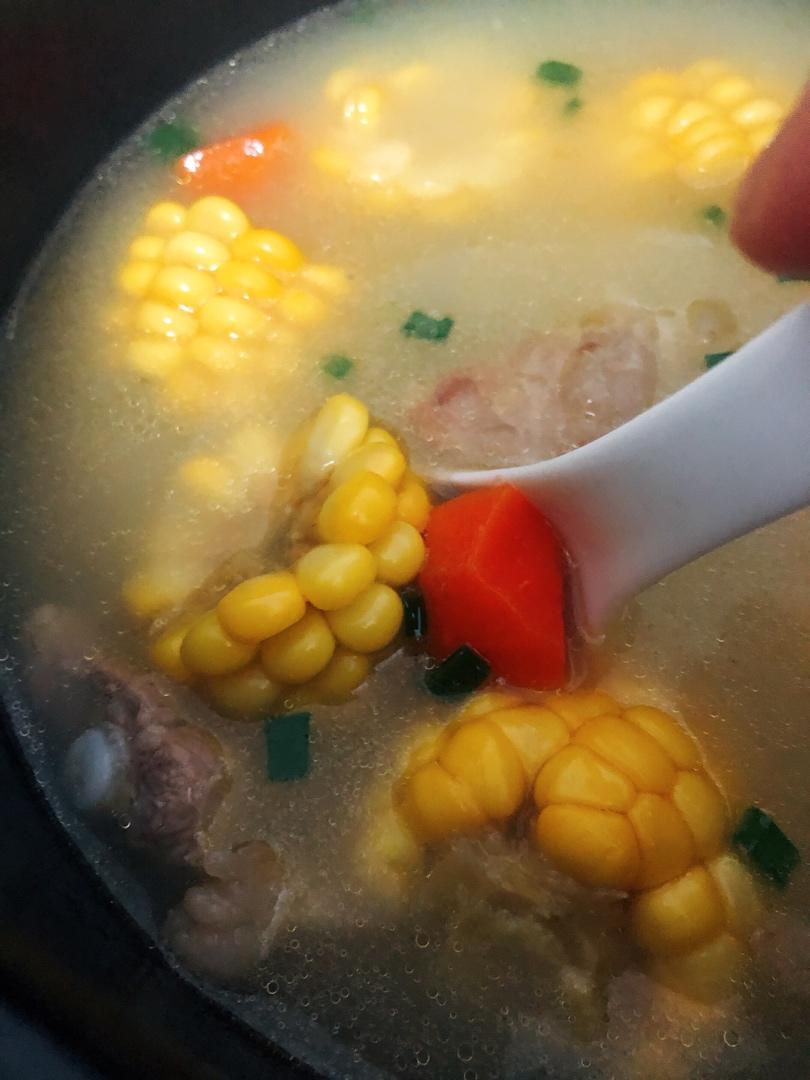 排骨玉米胡萝卜汤
